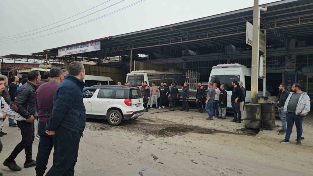 Oğlunu Öldüren Kardeşini Silahla Yaraladı 4 3 yil once oglunu olduren kardesini silahla vurarak yaraladi d96605f13765
