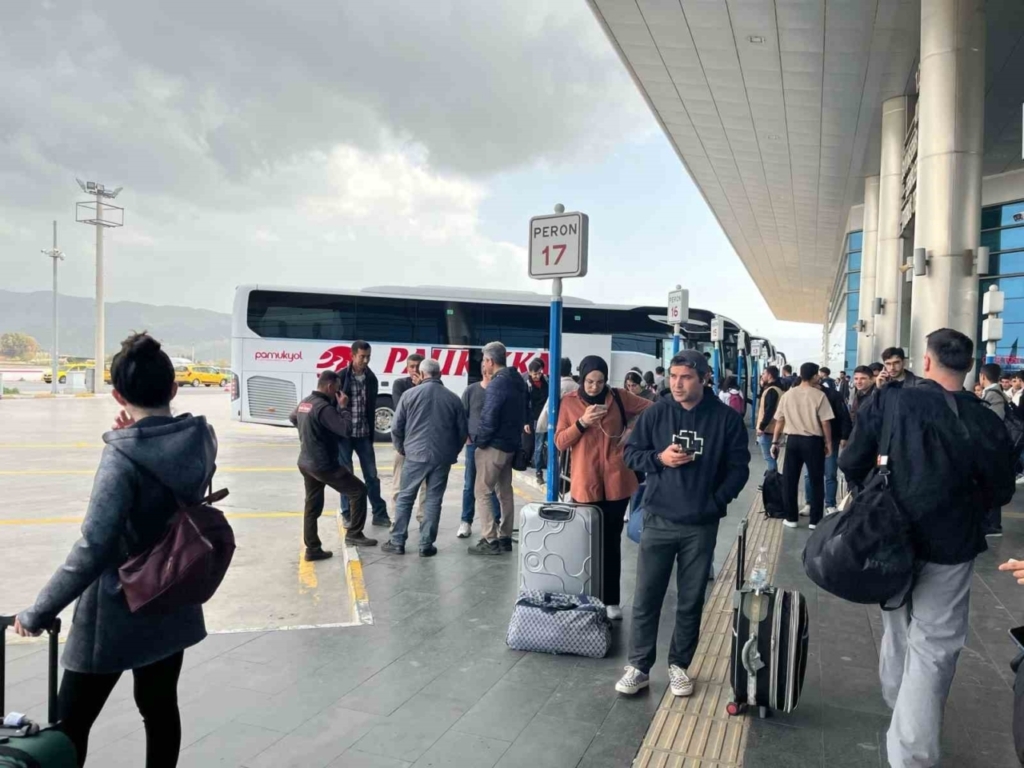 aydin otogarinda bayram yogunlugu yasaniyor 005593cf2e0c