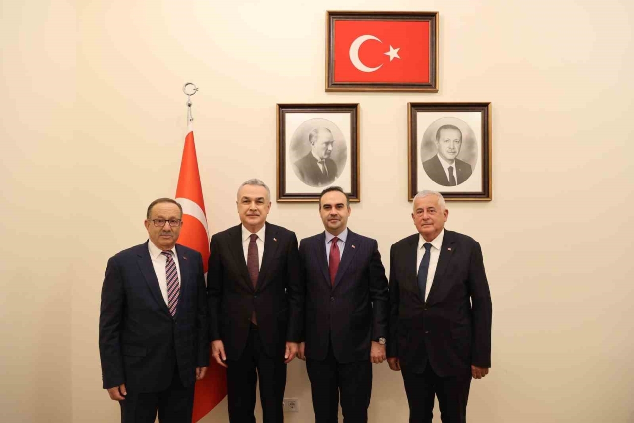 Aydın Ticaret Borsası heyeti Sanayi ve Teknoloji Bakanı Kacır’la görüştü