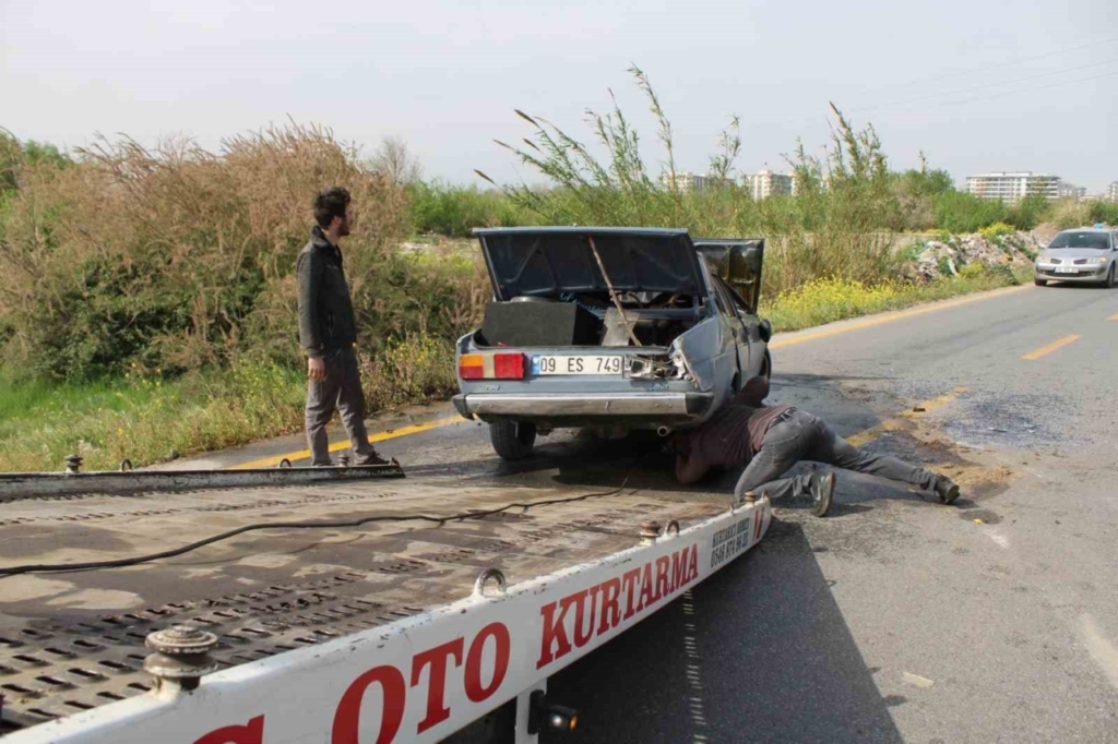 Aydın’da kontrolden çıkan Tofaş otomobil takla attı 3 aydinda kontrolden cikan tofas otomobil takla atti 2c26563f9cdd