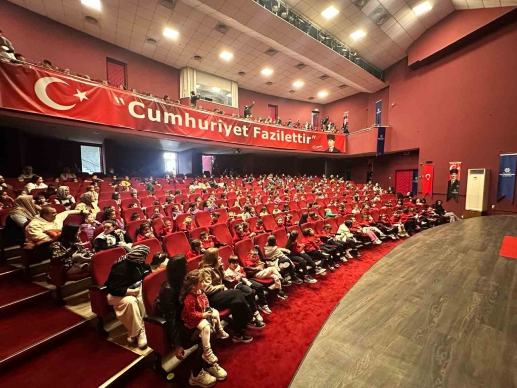 baskan cercioglu aydinlilari sanatla bulusturuyor 5ffe6b4c5a0d