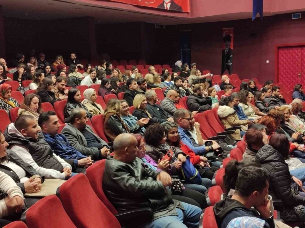 baskan cercioglu aydinlilari sanatla bulusturuyor 85e3838ac4d8