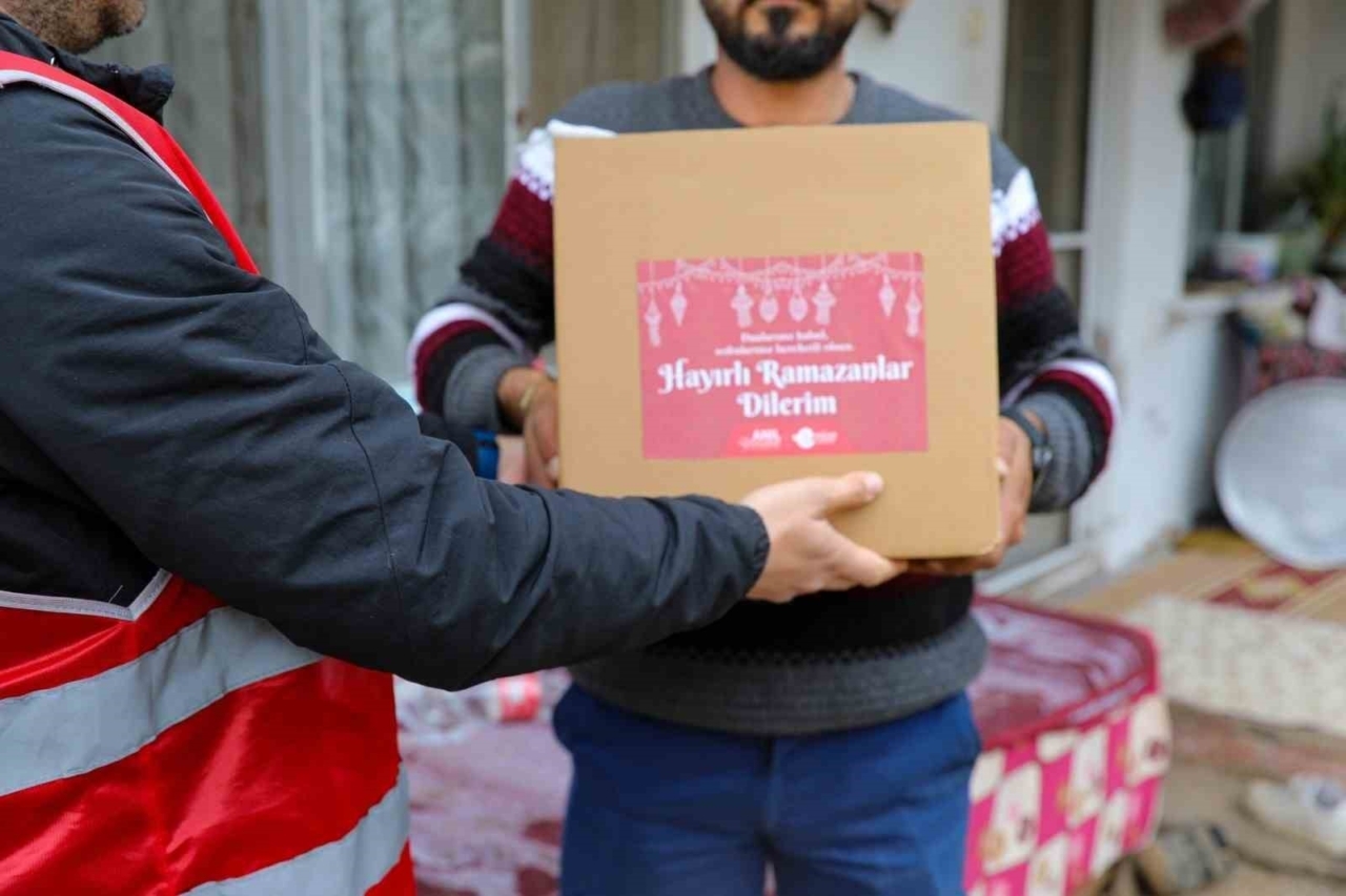 Başkan Yetişkin’den 7 bin 500 aileye Ramazan dayanışması