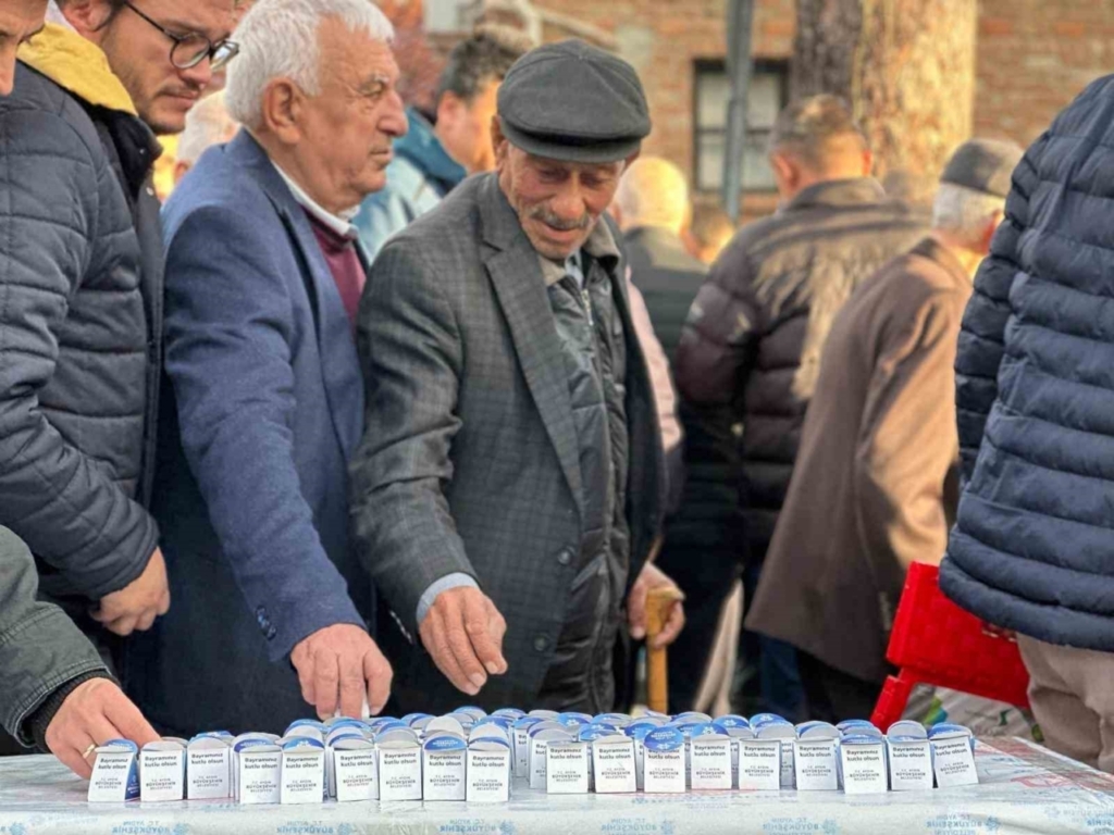 Büyükşehirden ’lokumlu’ bayramlaşma 2 buyuksehirden lokumlu bayramlasma 87aee6d7ba4a