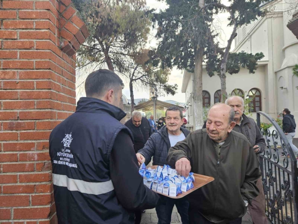 Büyükşehirden ’lokumlu’ bayramlaşma 4 buyuksehirden lokumlu bayramlasma b487d91f5d7b