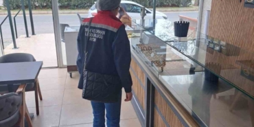 Didim’de şekerleme ve tatlı satışı yapılan işletmeler denetlendi 11 Didim’de şekerleme ve tatlı satışı yapılan işletmeler denetlendi