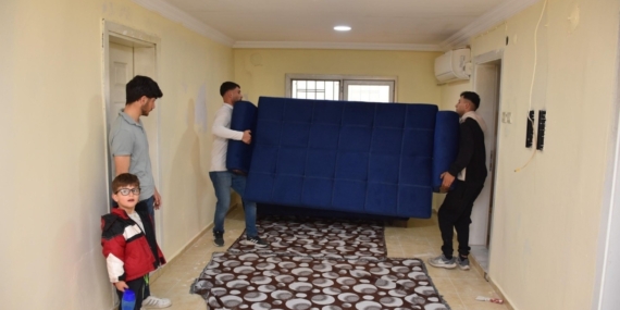 Evi Yanan İtfaiye Personeline Başkan Zencirci’den Eşya Desteği