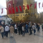 Gençlerin kavgası ortalığı karıştırdı: 1 yaralı 2 Gençlerin kavgası ortalığı karıştırdı: 1 yaralı