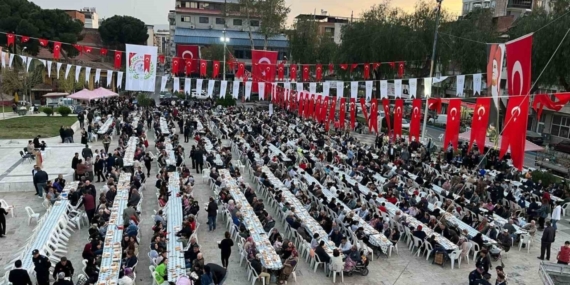 İncirliovalılar Kadir Gecesi İftarı’nda buluştu