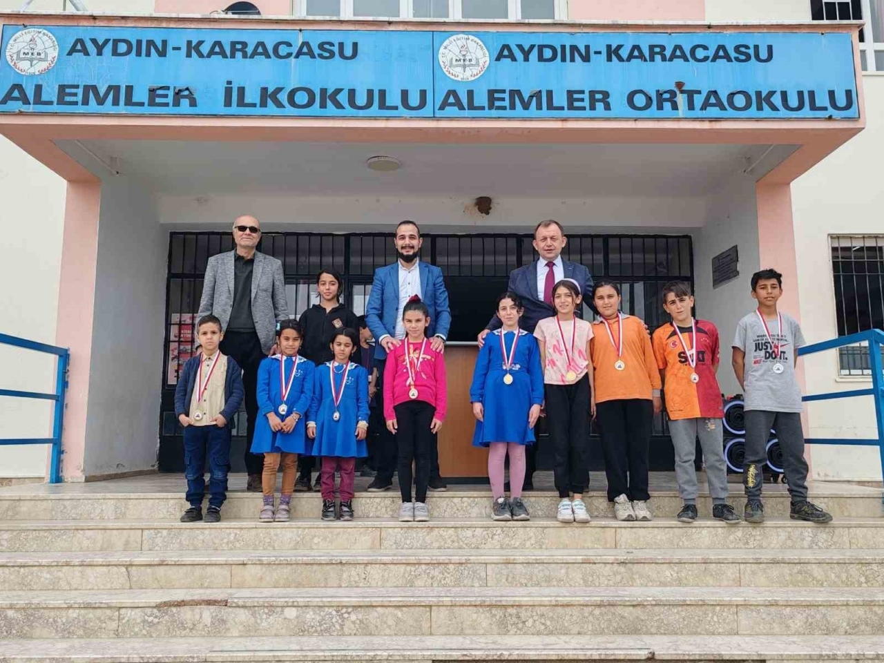 Karacasu’da en çok oruç tutan öğrenciler ödüllendirildi