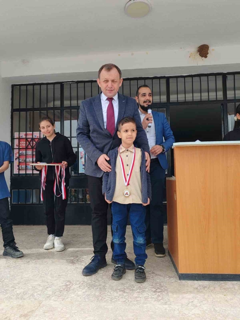 karacasuda en cok oruc tutan ogrenciler odullendirildi d78a0a824204