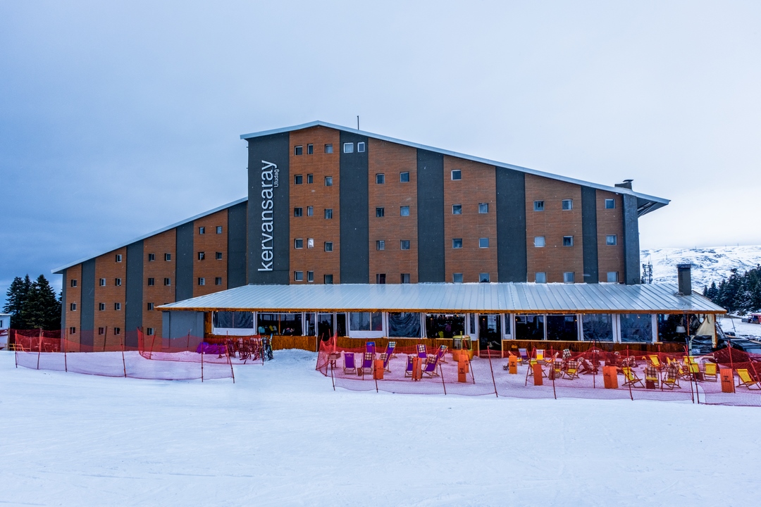 Otel Yangınında Üç Kişi Hayatını Kaybetti 1 kervansaray otel 1