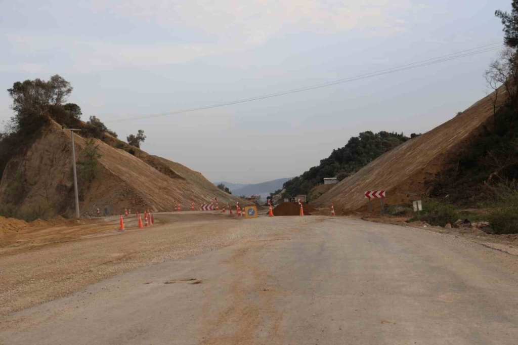 kosk odemis baglanti yolunun ilk etap calismalari basladi c60f0db3b93e