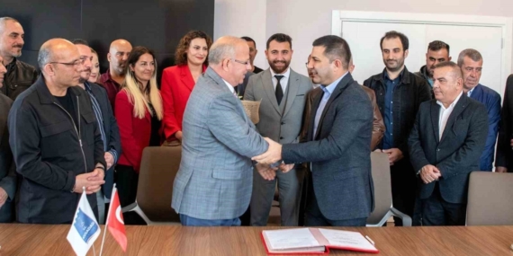 Kuşadası Belediyesi’nde toplu iş sözleşmesi imzalandı