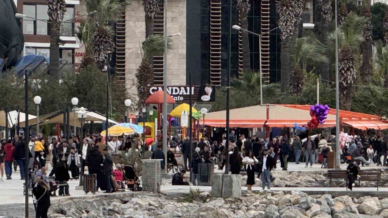 Kuşadası’nda bayram bereketi