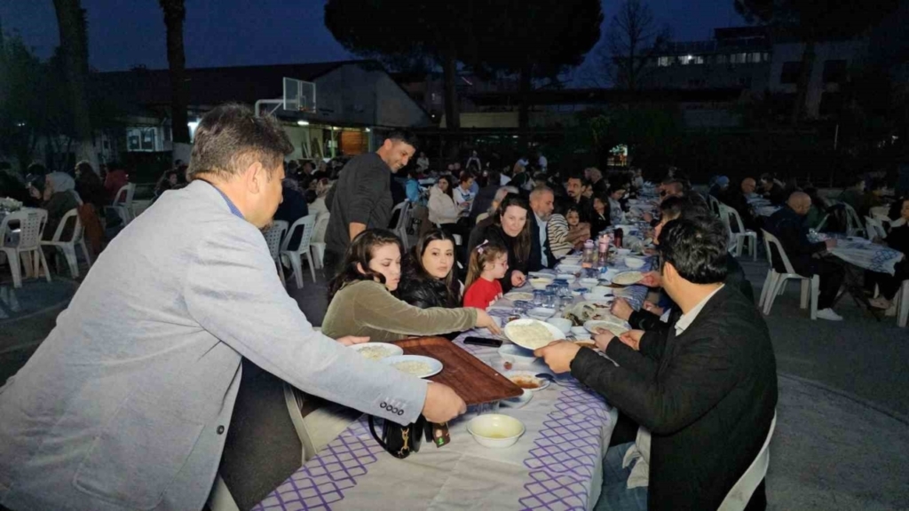 meslek lisesi ogretmenleri iftarda bulustu ac027d5a74cc