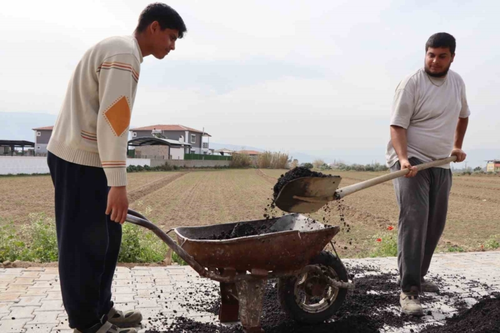 nazilli belediyesi guzelkoy mahallesindeki yol yapim calismasini tamamladi 9d1f417350de