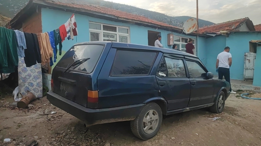 nazilli polisi iki ilde oto hirsizligi yapan suphelileri yakaladi 0de5e96e197d