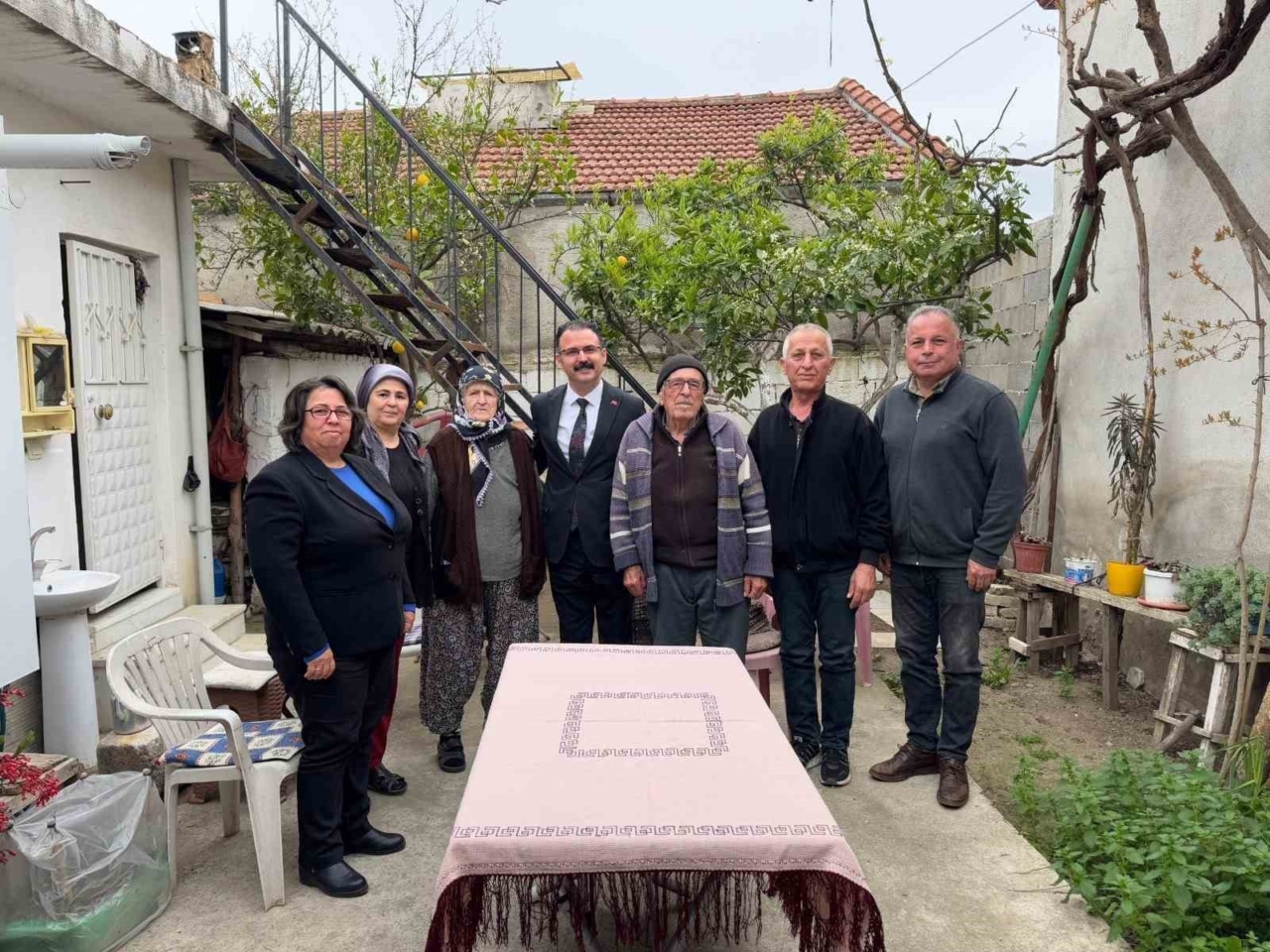 Sultanhisar Kaymakamı Ateş, Yaşlılara Saygı Haftası’nda ailelerle buluştu
