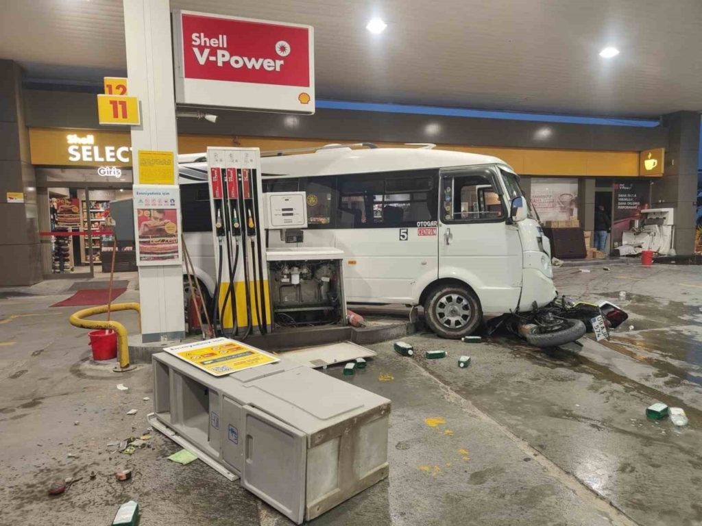 tartisti kavgaya tutustu hirsini alamadi benzinlige daldi e6259ce8bf29