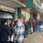 Yağmur alışverişe engel olmadı