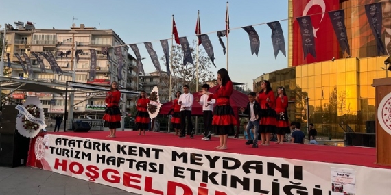 Roman Dans Grubu turizm haftasında gösteri yaptı