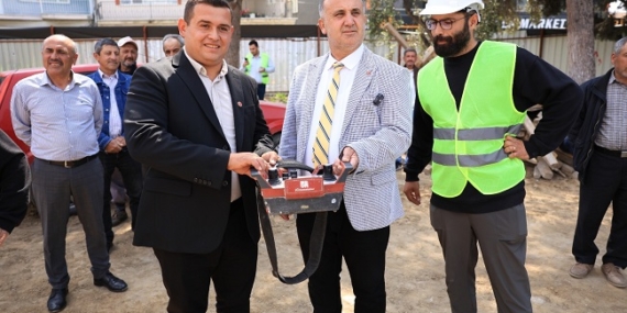 Başkan Kaya Erbeyli İlkokulu için butona bastı