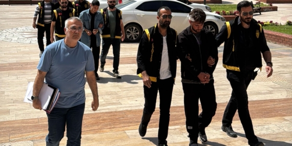 ADÜ’lüler kız meselesi nedeniyla kavga etti!: Göğsünden Bıçaklandı