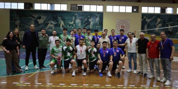 Adnan Menderes Erkek Öğrenci Yurdu şampiyon oldu