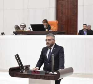 AK Partili Özmen: "Bu tür söylemler toplumsal huzuru ve birliği zedelemektedir"