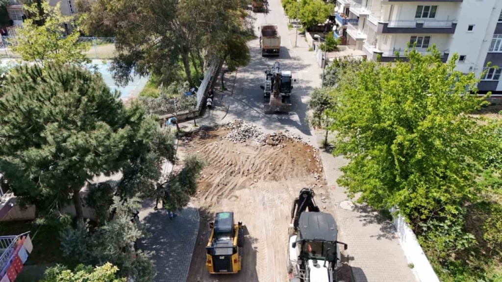 aydin buyuksehir belediyesi kentin dort bir yanindaki yol calismalarini surduruyor 51f549607b4d
