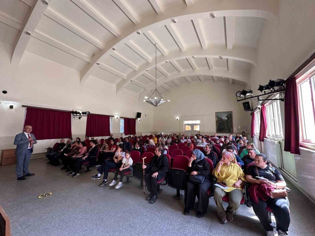 aydin mesleki ve teknik anadolu lisesinde velilere afet bilinci konferansi 87391598e3af