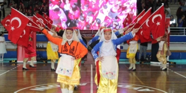Aydın’da 23 Nisan kutlamalarında miniklerin dans gösterisi büyük beğeni topladı 8 Aydın’da 23 Nisan kutlamalarında miniklerin dans gösterisi büyük beğeni topladı