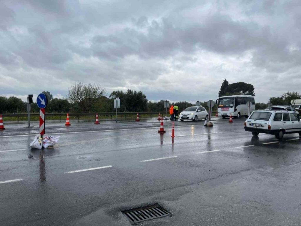 aydinda kavsak calismasi nedeniyle trafik akisi tek seride dustu cf0589139d48