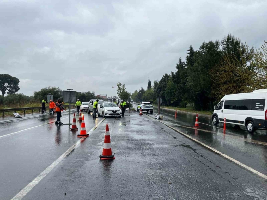 aydinda kavsak calismasi nedeniyle trafik akisi tek seride dustu d2c1ded172e9