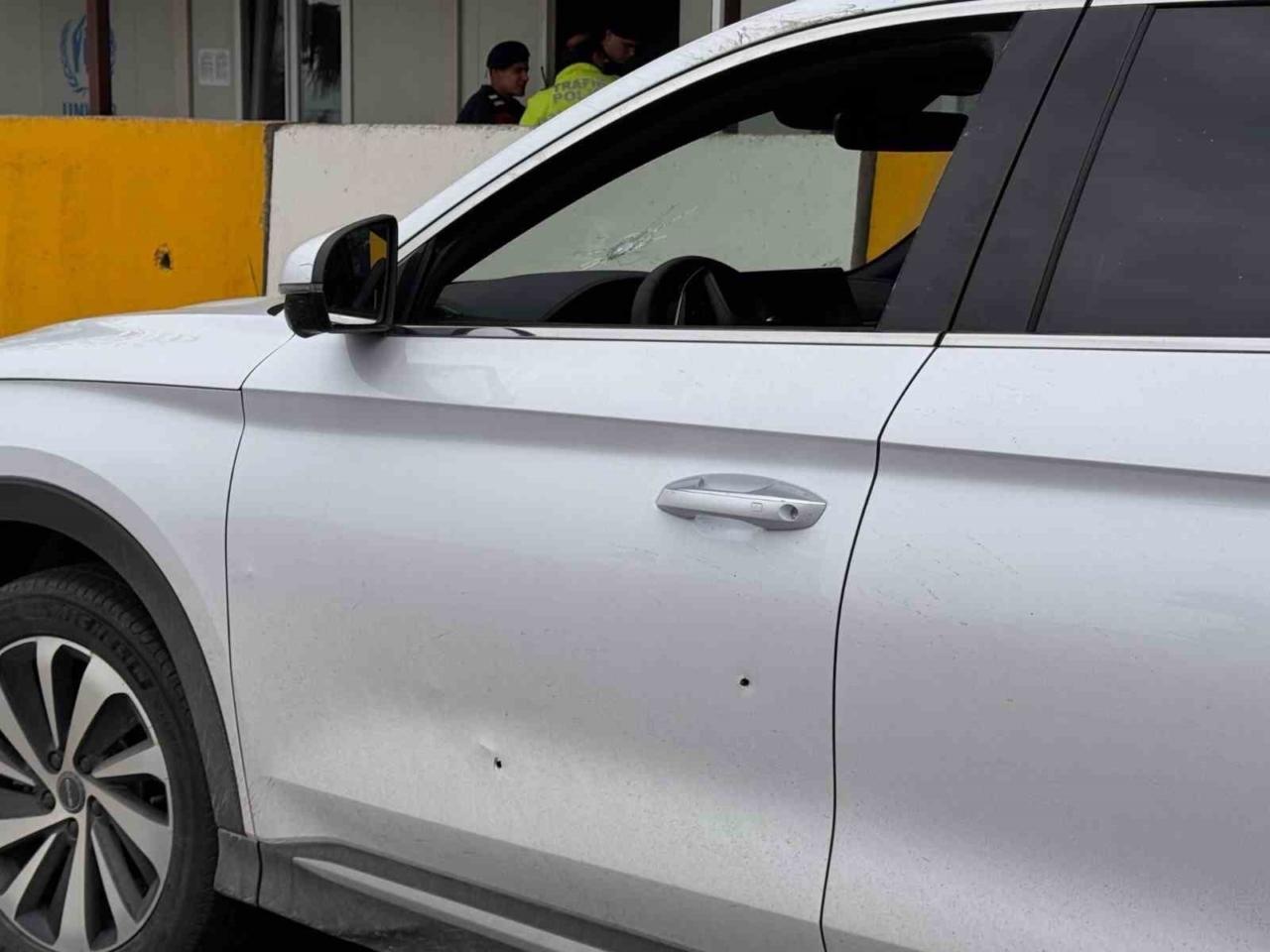 Aydın’da silahlı saldırı: Şahıs otomobili ile jandarma uygulama noktasına sığındı