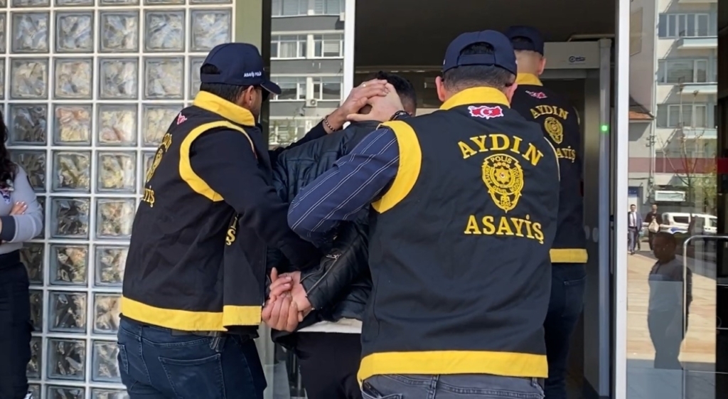 aydindaki mantolama kavgasi 2 supheli adliyeye sevk edildi 4efb9b7d5602