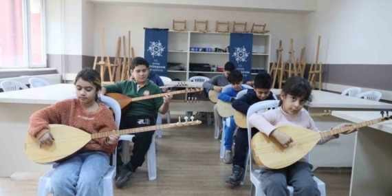 Aydınlı çocuklar, Büyükşehir’in kurslarıyla kültür ve sporla buluşuyor