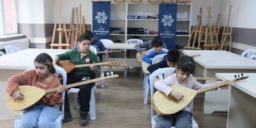 Aydınlı çocuklar, Türk halk müziğinin eşsiz notalarını öğreniyor 2 Aydınlı çocuklar, Türk halk müziğinin eşsiz notalarını öğreniyor