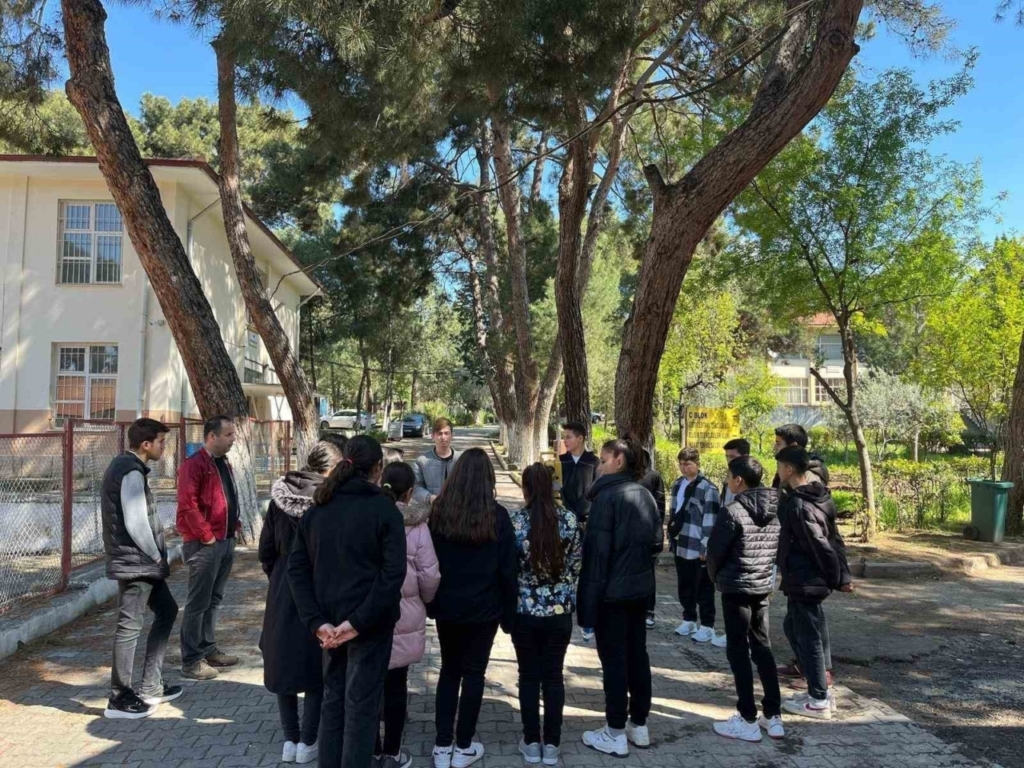 Baltaköy Ortaokulu öğrencilerine mesleki Eğitim tanıtıldı 3 baltakoy ortaokulu ogrencilerine mesleki egitim tanitildi 0eacaa14bea4