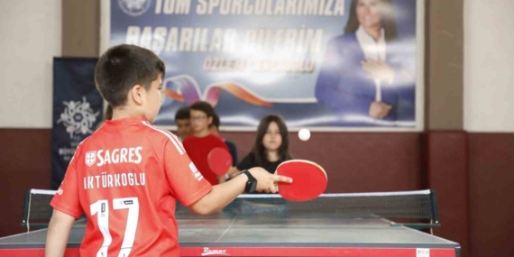 Başkan Çerçioğlu, minik sporcuların yanında