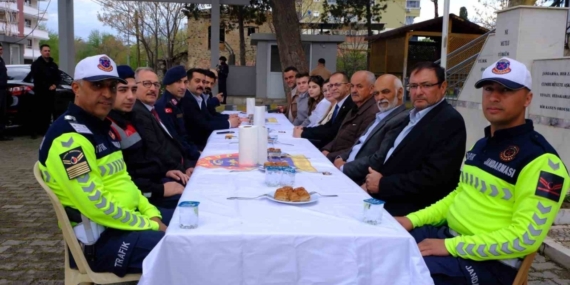 Başkan Doğanca bayramı görevi başında geçiren personelleri unutmadı