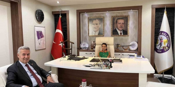 Buharkent’te geleceğin başkanları göreve başladı