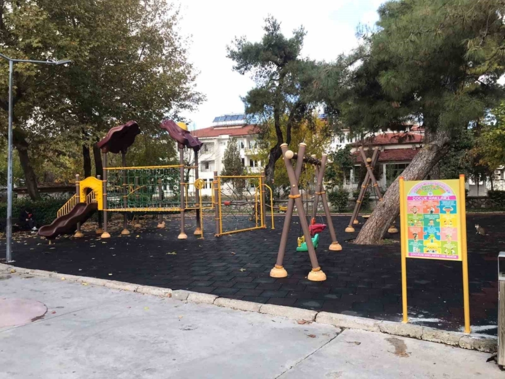 Büyükşehir, ’Çocuk Hakları Panoları’ ile farkındalık oluşturuyor 2 buyuksehir cocuk haklari panolari ile farkindalik olusturuyor 03b802b982b6