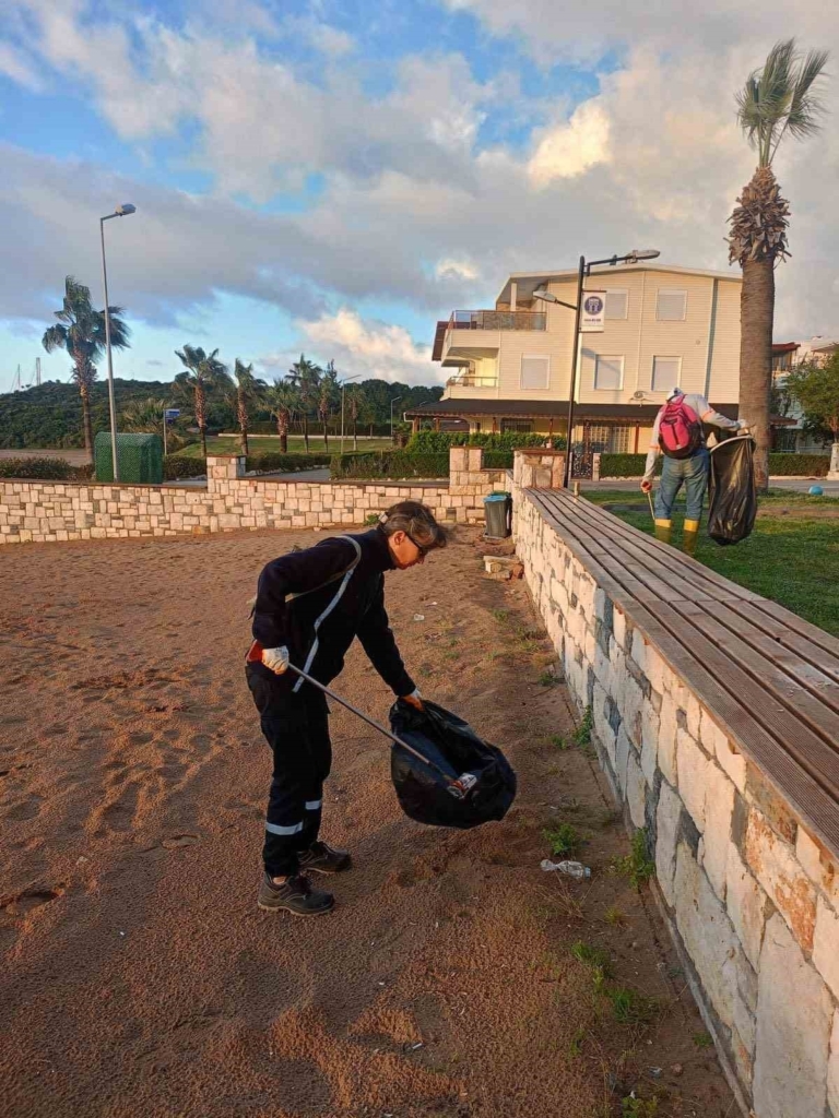 didim belediyesi ilce genelinde temizlik calismalarini surduruyor 6527e4d28640