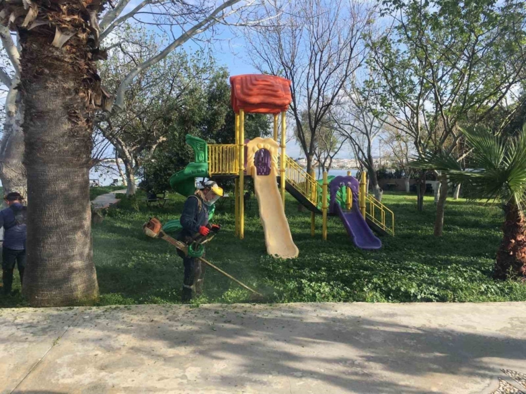didim belediyesi yesil alanlarda bakim calismalarini surduruyor 9fd341f227c1