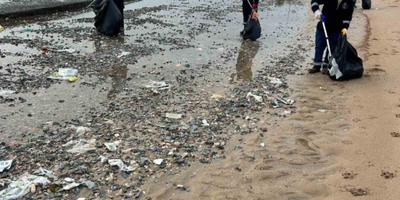 Didim’de sahillerde temizlik çalışması yapıldı