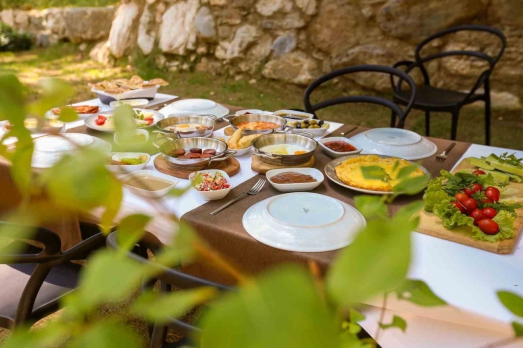 efeler belediyesinin oteli ozel misafirlerini agirlamaya devam ediyor 50390f8a1cd5