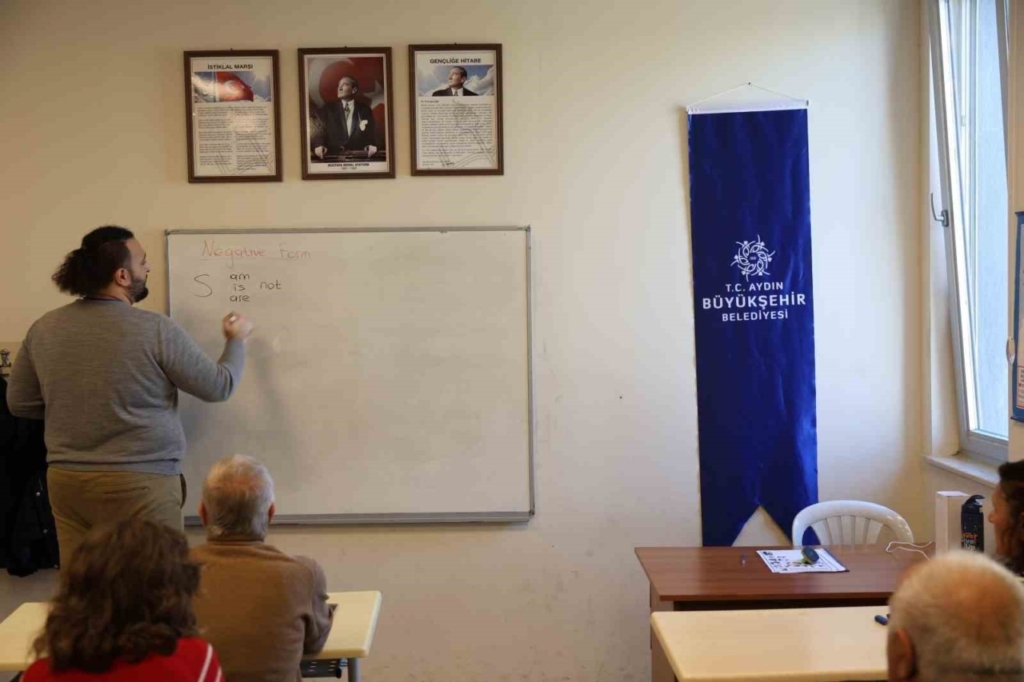 her yastan aydinli ingilizce ogreniyor 3954aec8c0ea