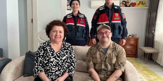 Jandarma ekipleri down sendromlu Efekan ile devriye attı